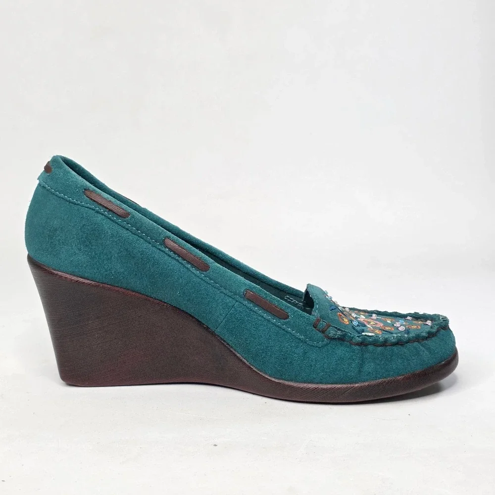 BC Footwear Teal Suede Floral Embroidered Wedge Moccasin Pumps Women's Size 7